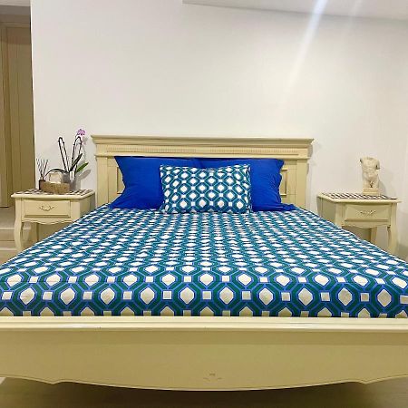 Casa In Inima Capitalei Villa Bukares Bagian luar foto