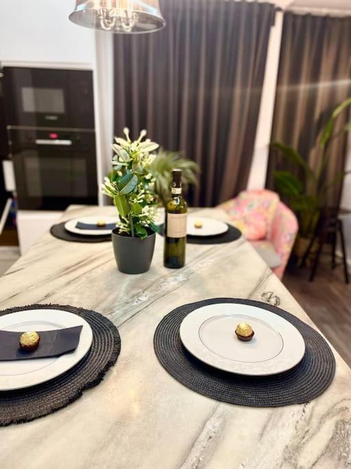 Casa In Inima Capitalei Villa Bukares Bagian luar foto