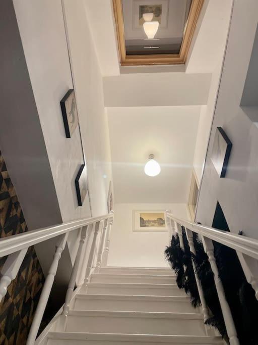 Casa In Inima Capitalei Villa Bukares Bagian luar foto