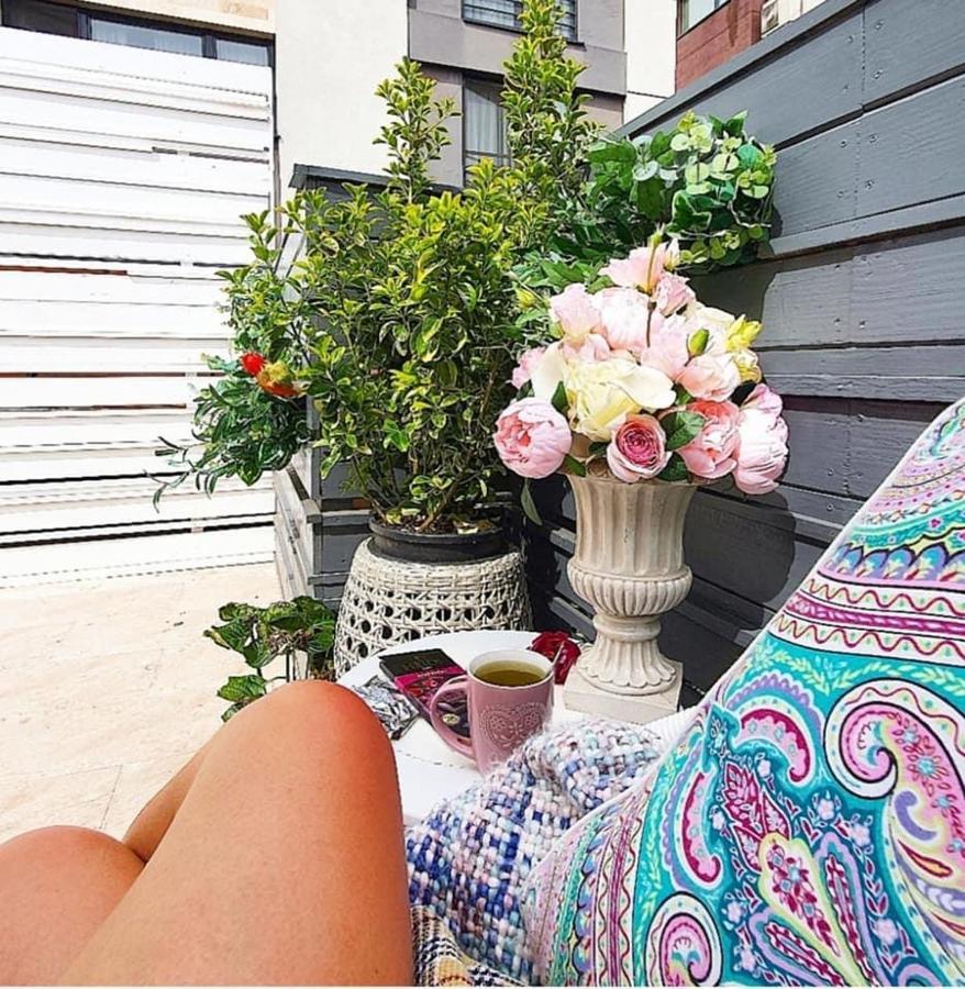 Casa In Inima Capitalei Villa Bukares Bagian luar foto